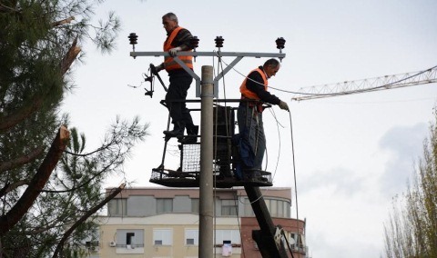 OSHEE njofton abonentet: Disa zona ne Tirane neser pa drita